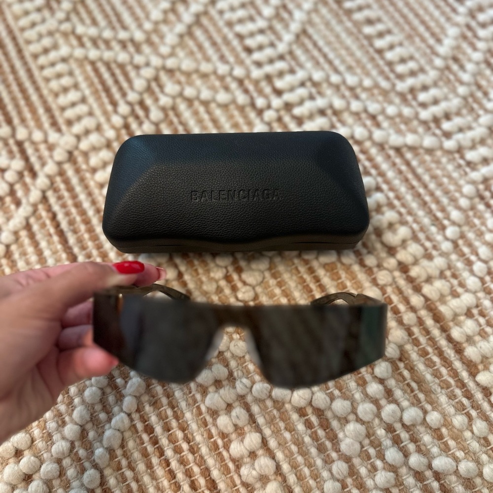 Authentic Balenciaga sunglasses. Brand new - Picture 2 of 4